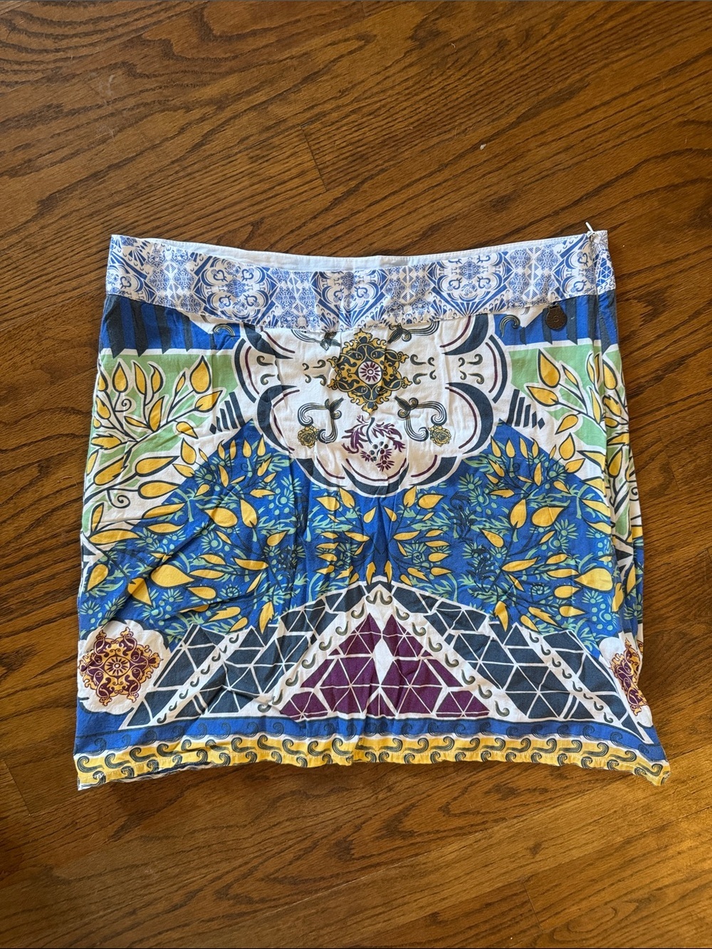 Smash! Blue Floral Mosaic Mini Skirt with Yellow Leaf Details size Medium